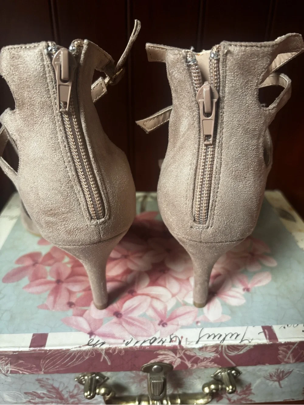 Journee Collection Lilyann Multi-Strap Pointed-Toe Pumps Soft faux suede .NWOT